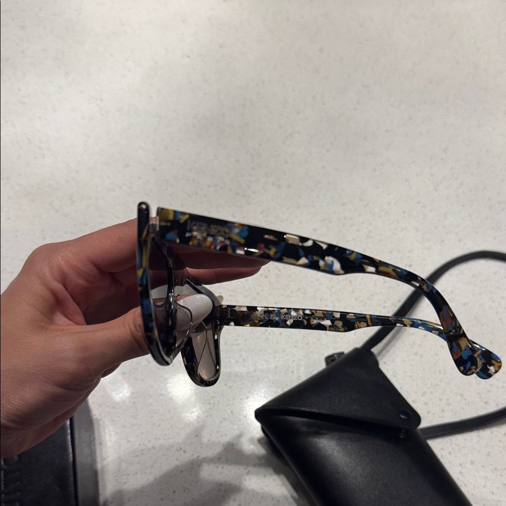 Kenzo Men’s Tortoise Shell Sunglasses with Black Case - Picture 3 of 4